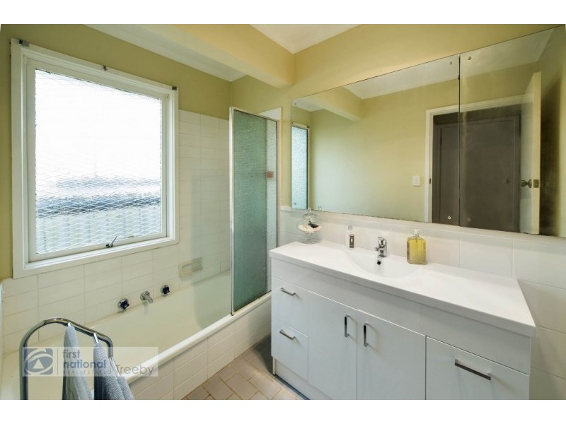 9 Holyrood Crescent, Ringwood VIC 3134