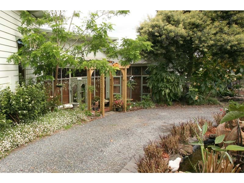 19 Braeside Avenue, Ringwood East VIC 3135