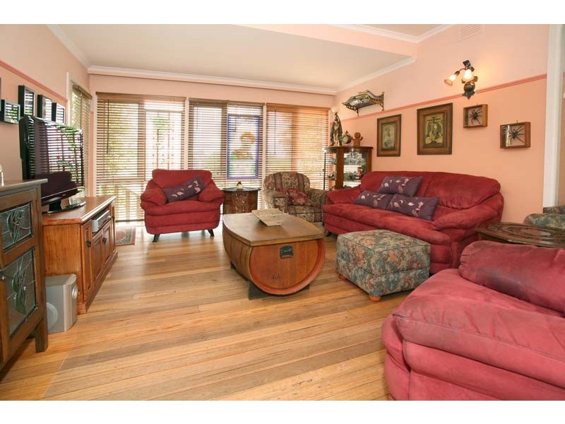 19 Braeside Avenue, Ringwood East VIC 3135