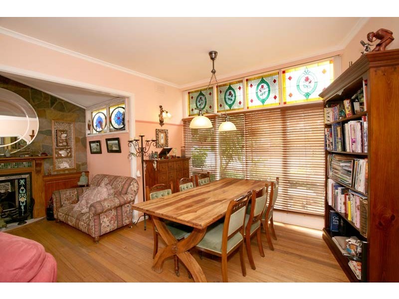 19 Braeside Avenue, Ringwood East VIC 3135