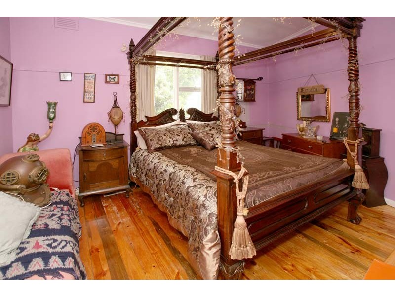 19 Braeside Avenue, Ringwood East VIC 3135