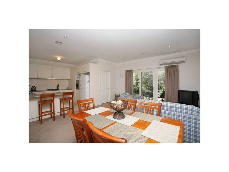 2/5 Neville Street, Ringwood VIC 3134