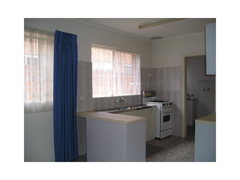 2/27 Albert Street, Ringwood VIC 3134