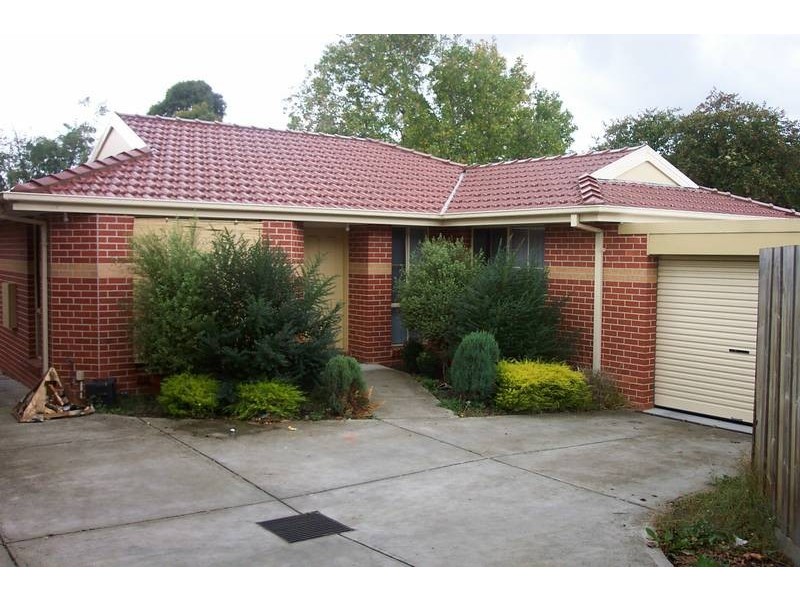 2/23 Thomas Street, Ringwood VIC 3134