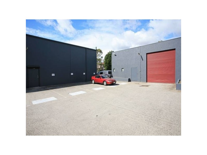 4/64 Charter Street, Ringwood VIC 3134