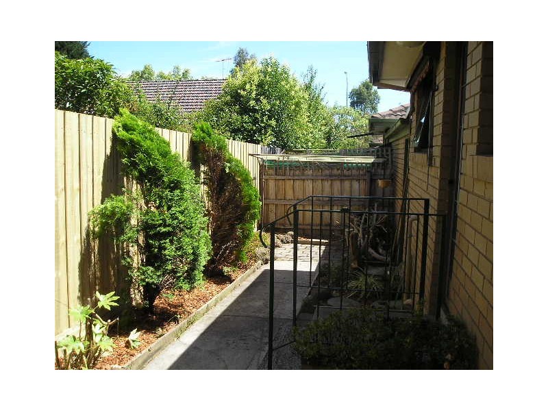 3/98 Mt Dandenong Road, Ringwood East VIC 3135