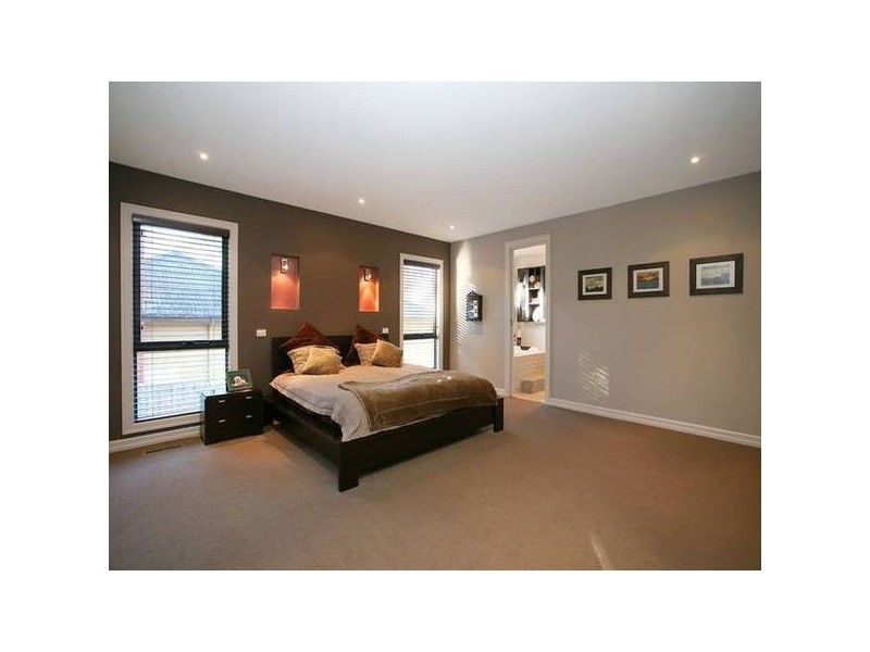 Alice Street, Croydon North VIC 3136