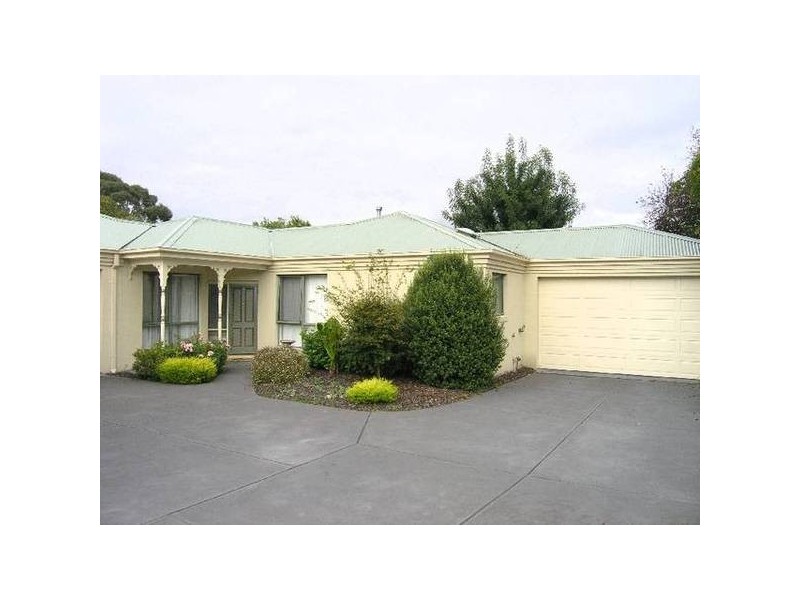 Ireland Street, Ringwood VIC 3134