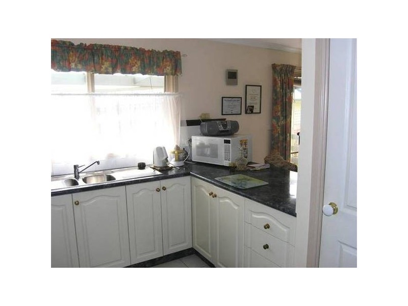 1/10 Oliver Street, Ringwood VIC 3134