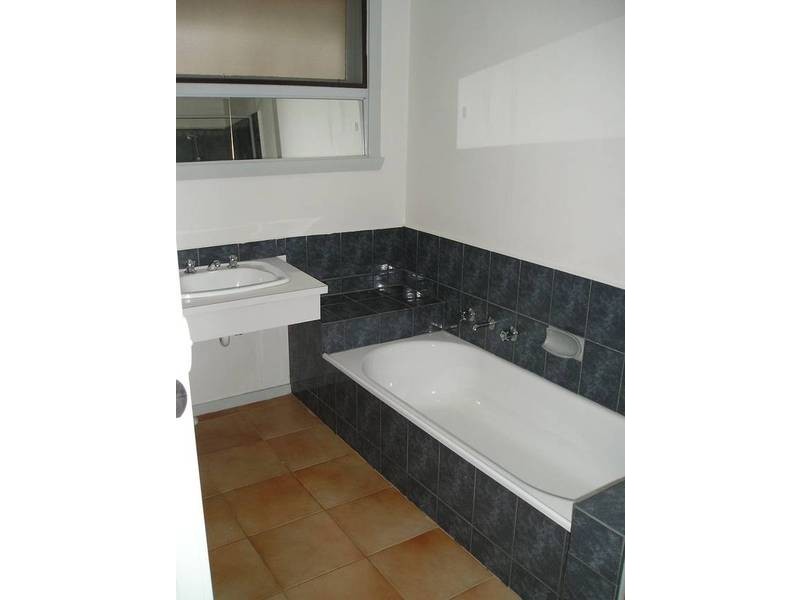 18 Taylors Road, Croydon VIC 3136