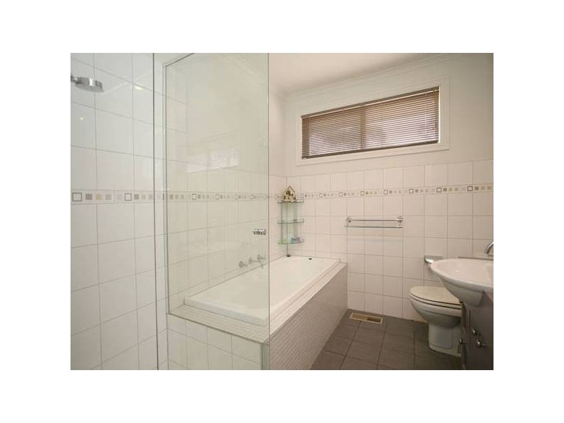 2 Tulip Court, Warranwood VIC 3134