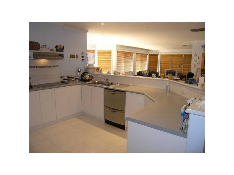 2 Bluegum Lane, Croydon South VIC 3136