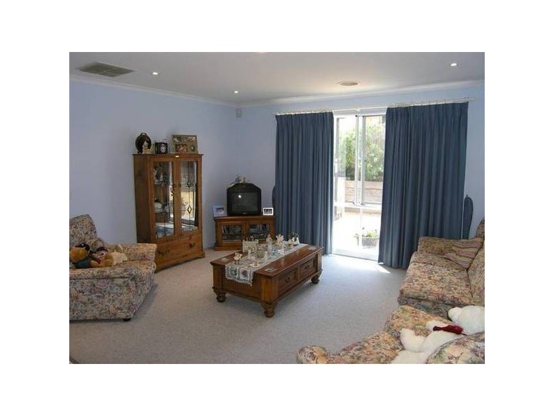 2 Bluegum Lane, Croydon South VIC 3136