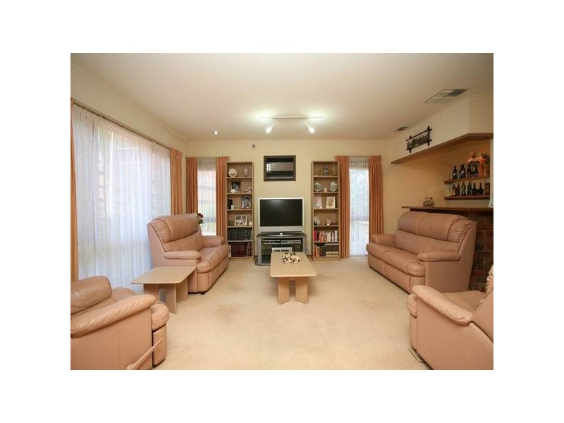 43 Highfield Avenue, Warranwood VIC 3134