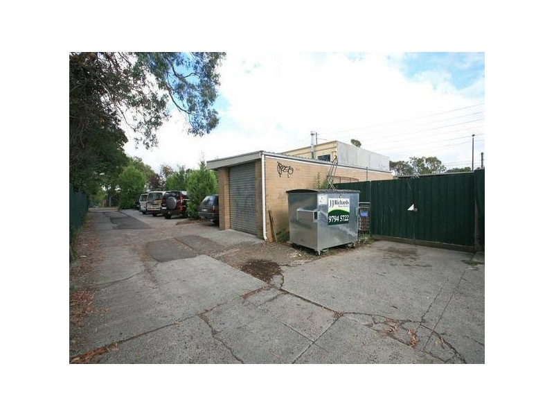 54 Railway Avenue, Ringwood East VIC 3135