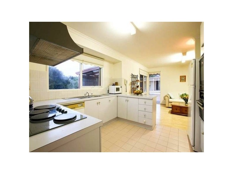 76 Landscape Drive, Mooroolbark VIC 3138