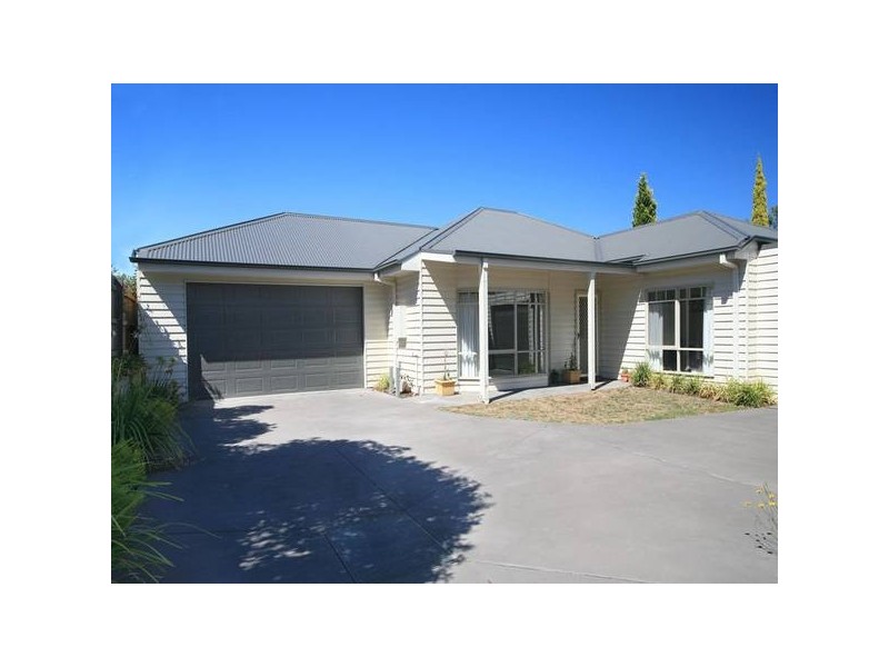 2/5 Neville Street, Ringwood VIC 3134