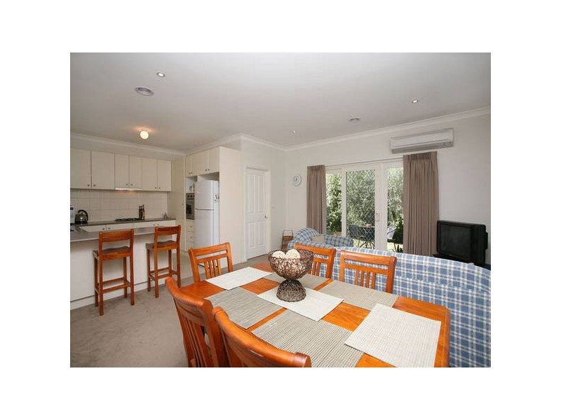 2/5 Neville Street, Ringwood VIC 3134