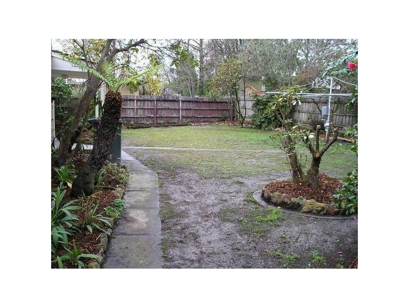 10 Knaith Road, Ringwood East VIC 3135