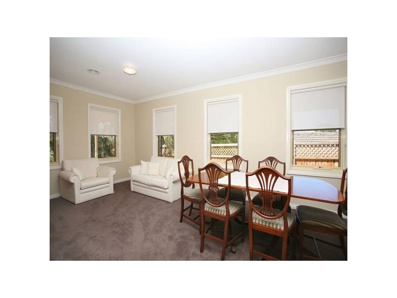 11 Ellesmere Avenue, Croydon VIC 3136