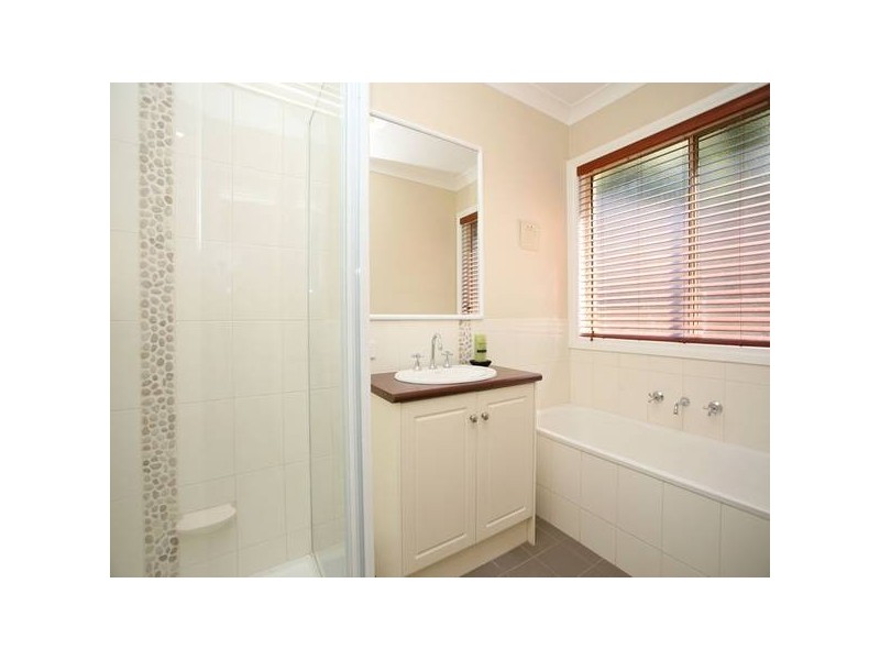 11 Ellesmere Avenue, Croydon VIC 3136