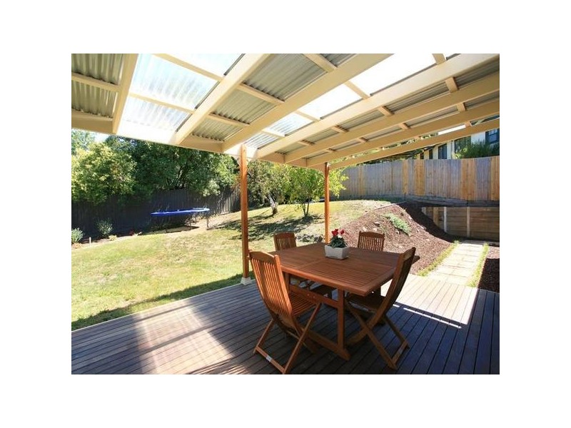 11 Ellesmere Avenue, Croydon VIC 3136