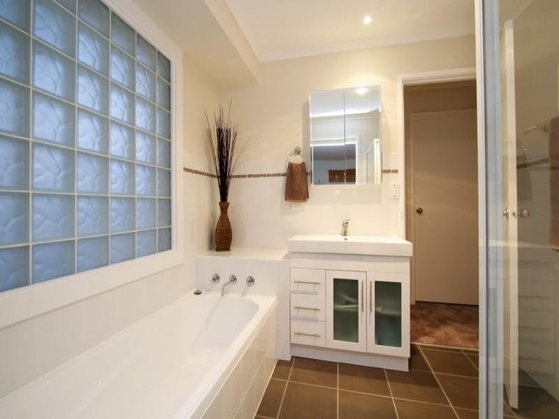 4 Tanya Court, Croydon Hills VIC 3136