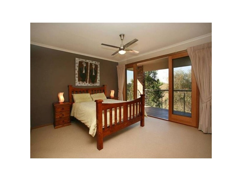 9 Handscombe Court, Croydon Hills VIC 3136