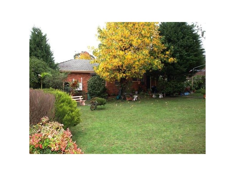 11 Sunhill Avenue, Ringwood North VIC 3134