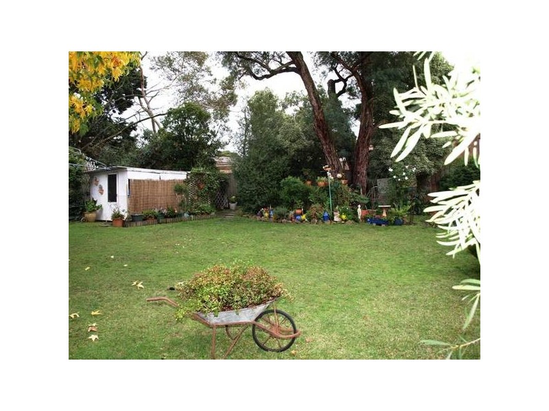 11 Sunhill Avenue, Ringwood North VIC 3134