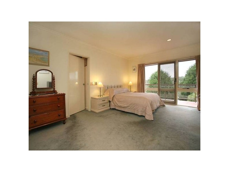 8 Handscombe Court, Croydon Hills VIC 3136