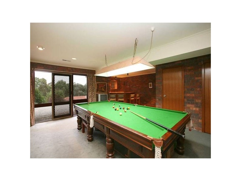 8 Handscombe Court, Croydon Hills VIC 3136