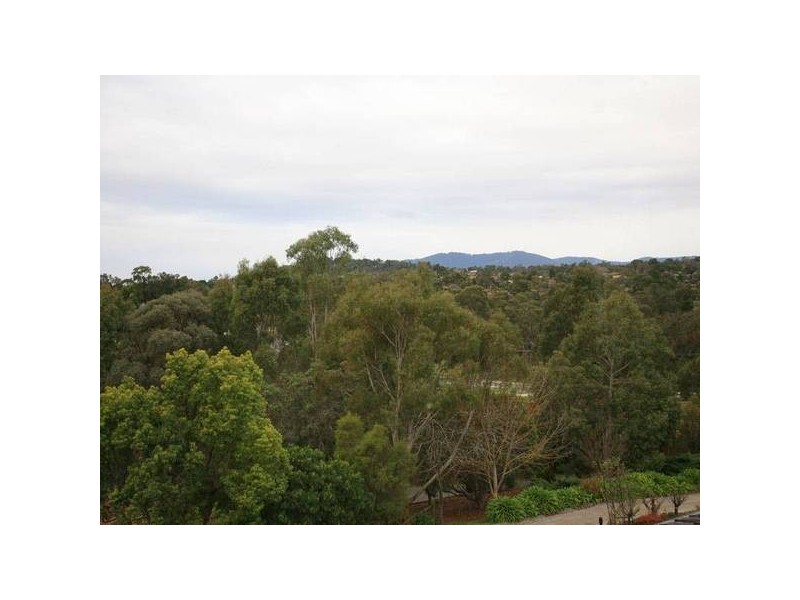 8 Handscombe Court, Croydon Hills VIC 3136