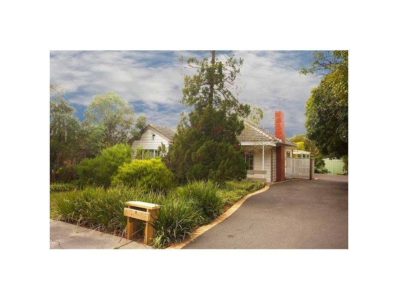 8 Diana Street, Croydon VIC 3136