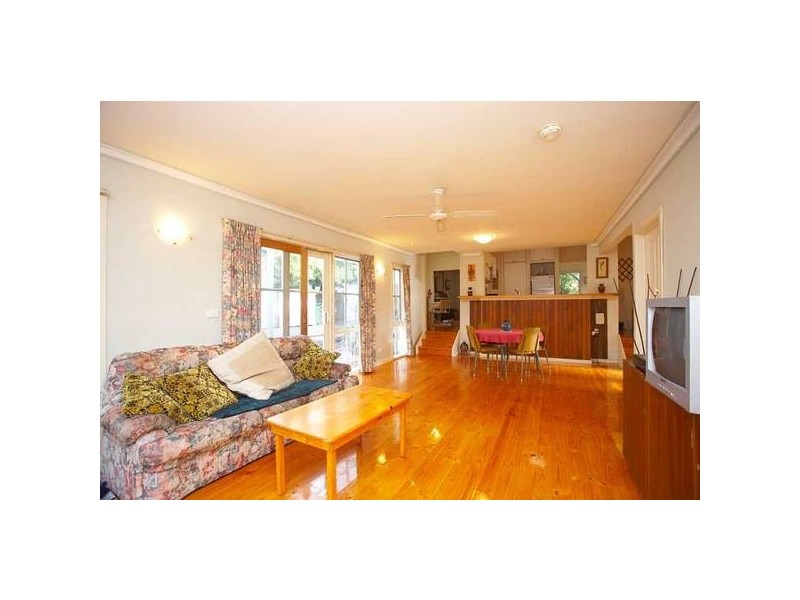 8 Diana Street, Croydon VIC 3136