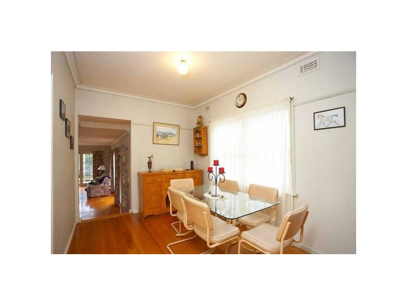 8 Diana Street, Croydon VIC 3136