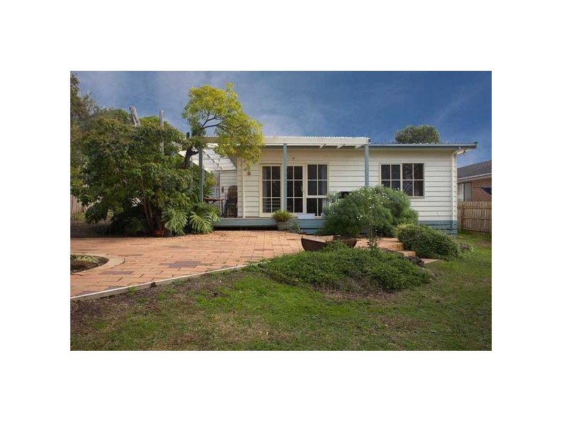8 Diana Street, Croydon VIC 3136