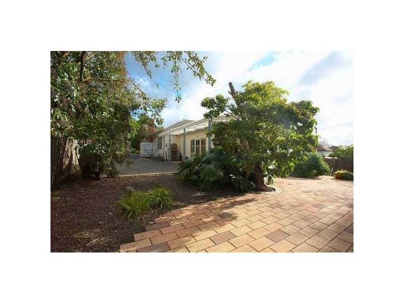 8 Diana Street, Croydon VIC 3136