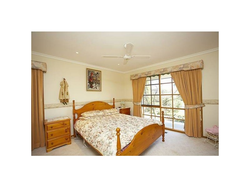 84 Woodville Road, Mooroolbark VIC 3138