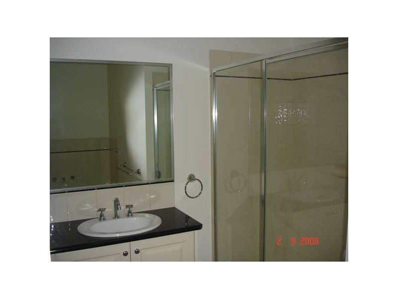 8/37 Holloway Road, Croydon North VIC 3136