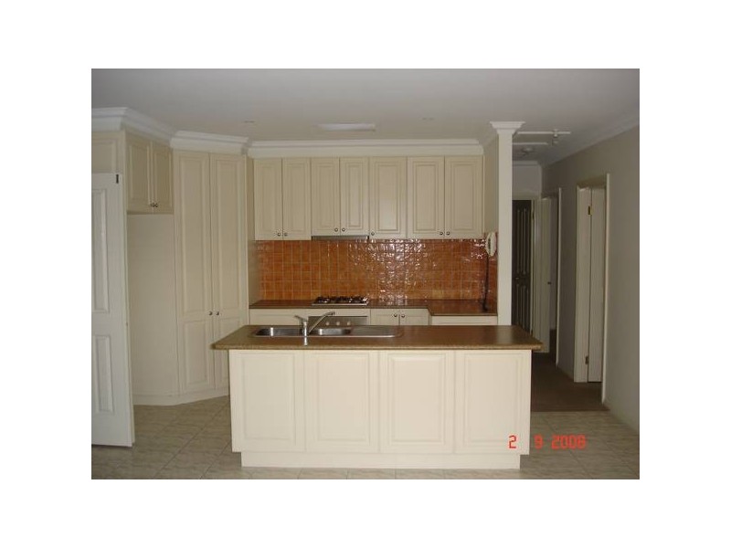 8/37 Holloway Road, Croydon North VIC 3136