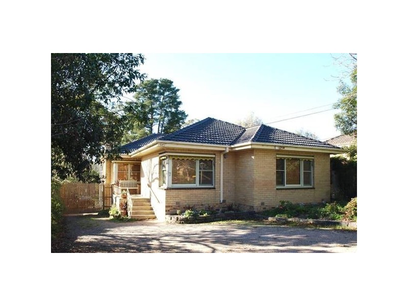 7 Crest Grove, Nunawading VIC 3131