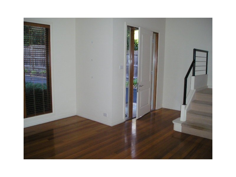 1/80 Diane Crescent, Croydon VIC 3136