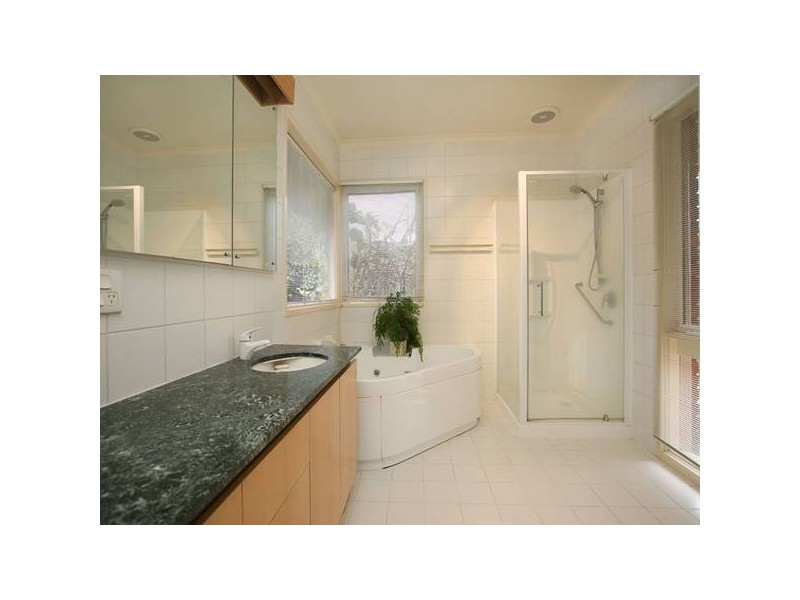 8 Handscombe Court, Croydon Hills VIC 3136