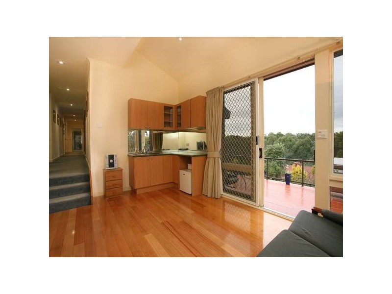 8 Handscombe Court, Croydon Hills VIC 3136