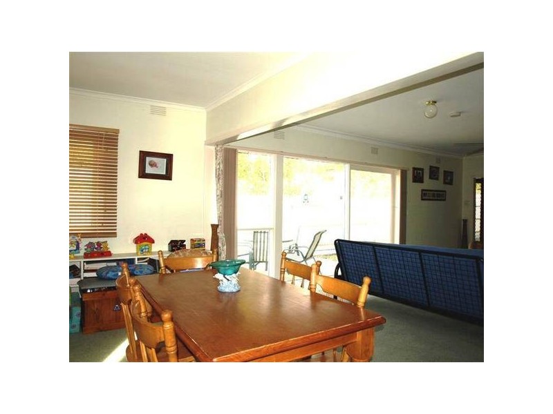 6 Berry Road, Bayswater North VIC 3153