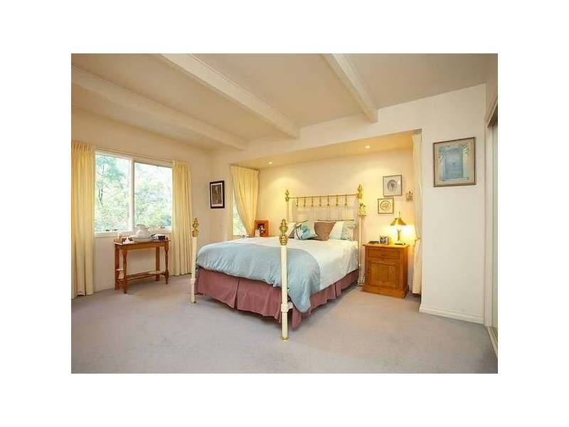 10 Thomas Crescent, Lilydale VIC 3140