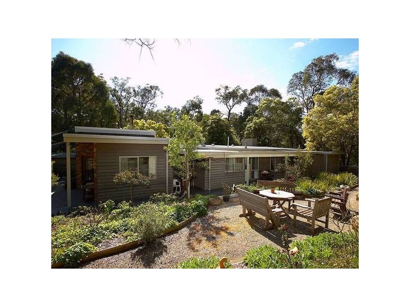 10 Thomas Crescent, Lilydale VIC 3140