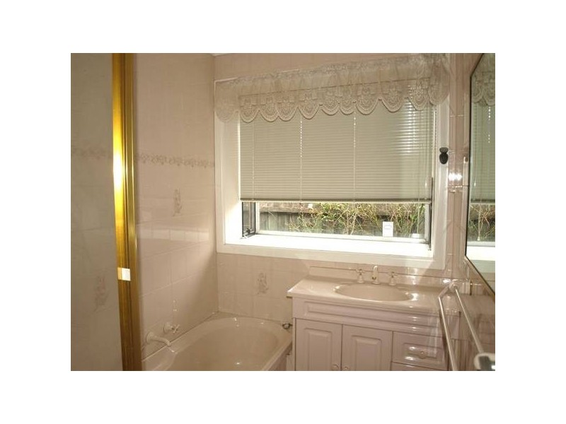 1/4 Warruga Court, Croydon VIC 3136