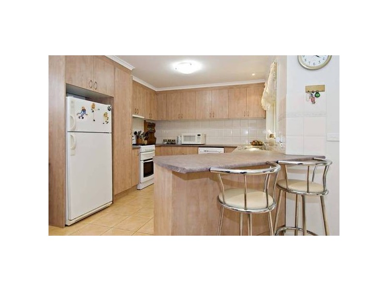 2/4 Melton Grove, Croydon VIC 3136